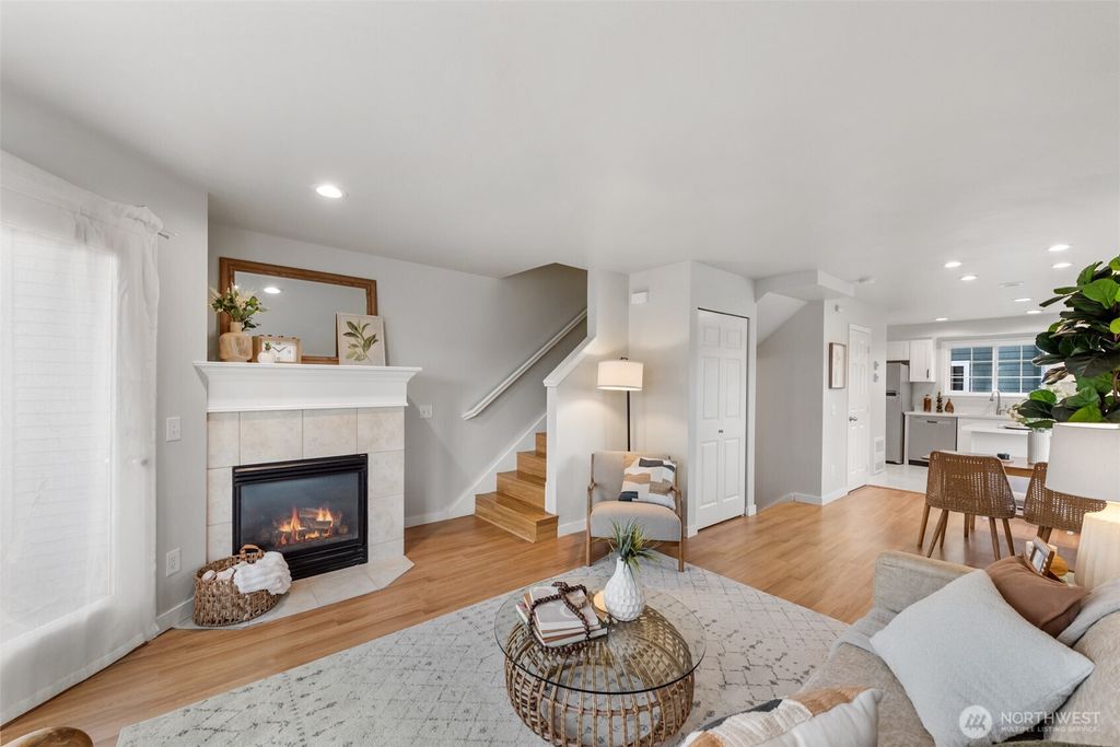 Photo of 12535 27th Avenue NE, Seattle, WA 98125 (MLS # 2461564)