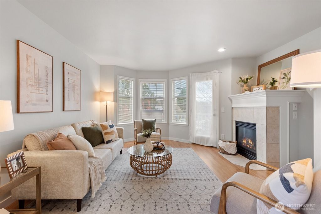 Photo of 12535 27th Avenue NE, Seattle, WA 98125 (MLS # 2461564)