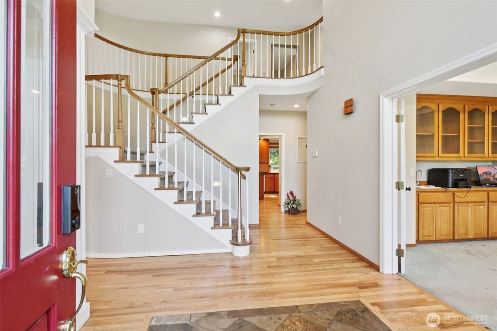 Photo of 18913 SE 174th Way, Renton, WA 98058 (MLS # 2385662)
