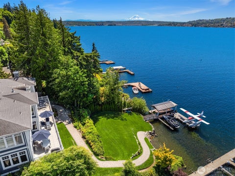 Photo of 8233 W Mercer Way, Mercer Island, WA 98040 (MLS # 2498514)