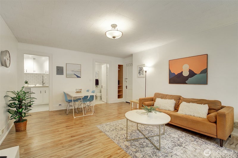 4725 15th Avenue NE 16