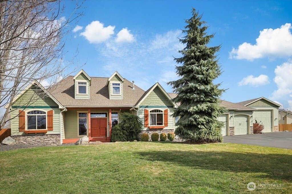 Photo of 10018 N Moss Lane, Spokane, WA 99208 (MLS # 2492571)