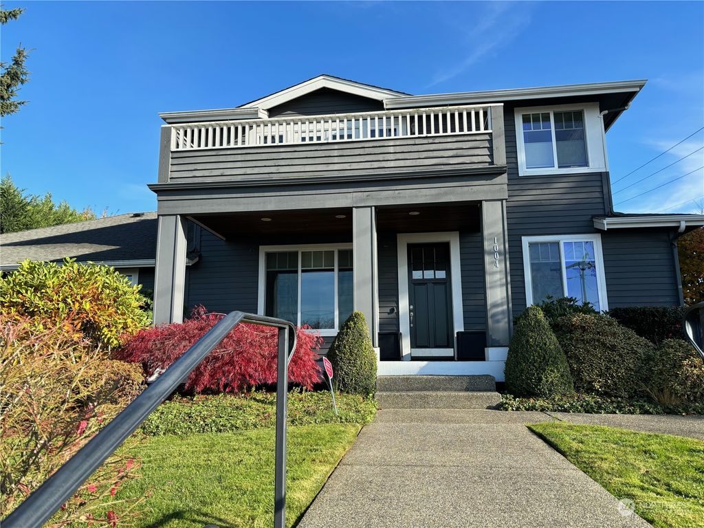 Photo of 1004 1st Street, Kirkland, WA 98033 (MLS # 2181250)