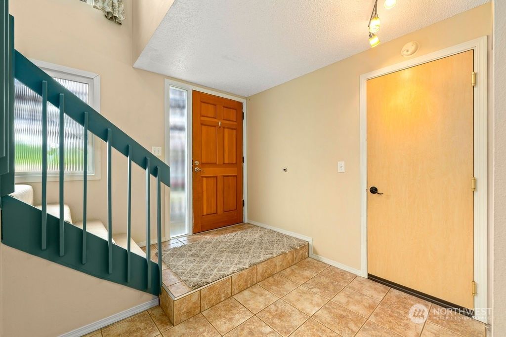 Photo of 19325 58th Place NE, Kenmore, WA 98028 (MLS # 2239497)