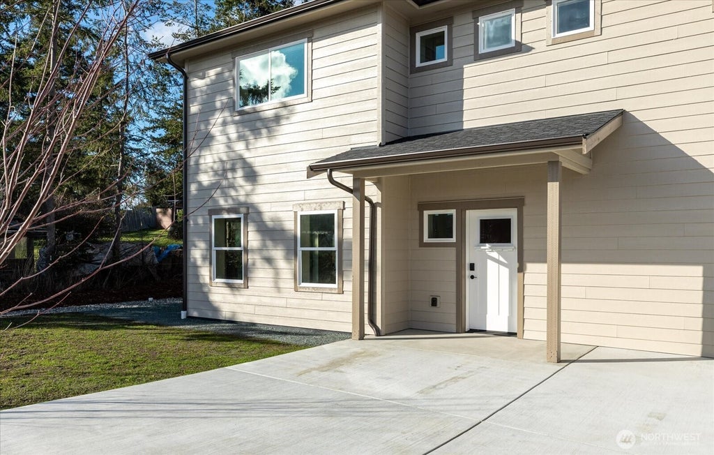 Photo of 205 NE Third Street, Coupeville, WA 98239 (MLS # 2577339)