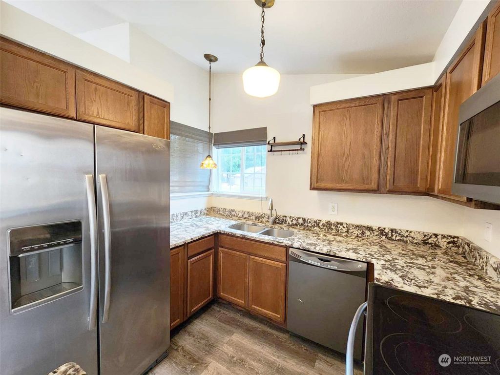 listing image 9369931726534635429