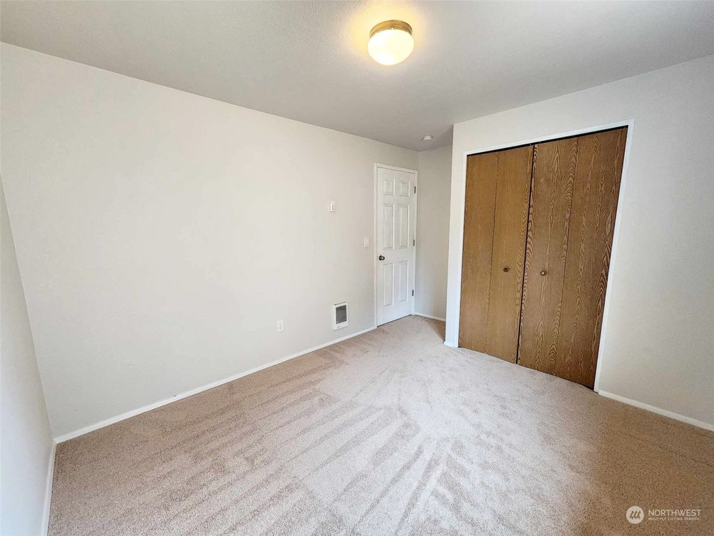 listing image 9367215620443350401