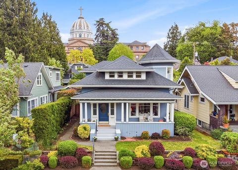 Photo of 726 20th Avenue E, Seattle, WA 98112 (MLS # 2524609)