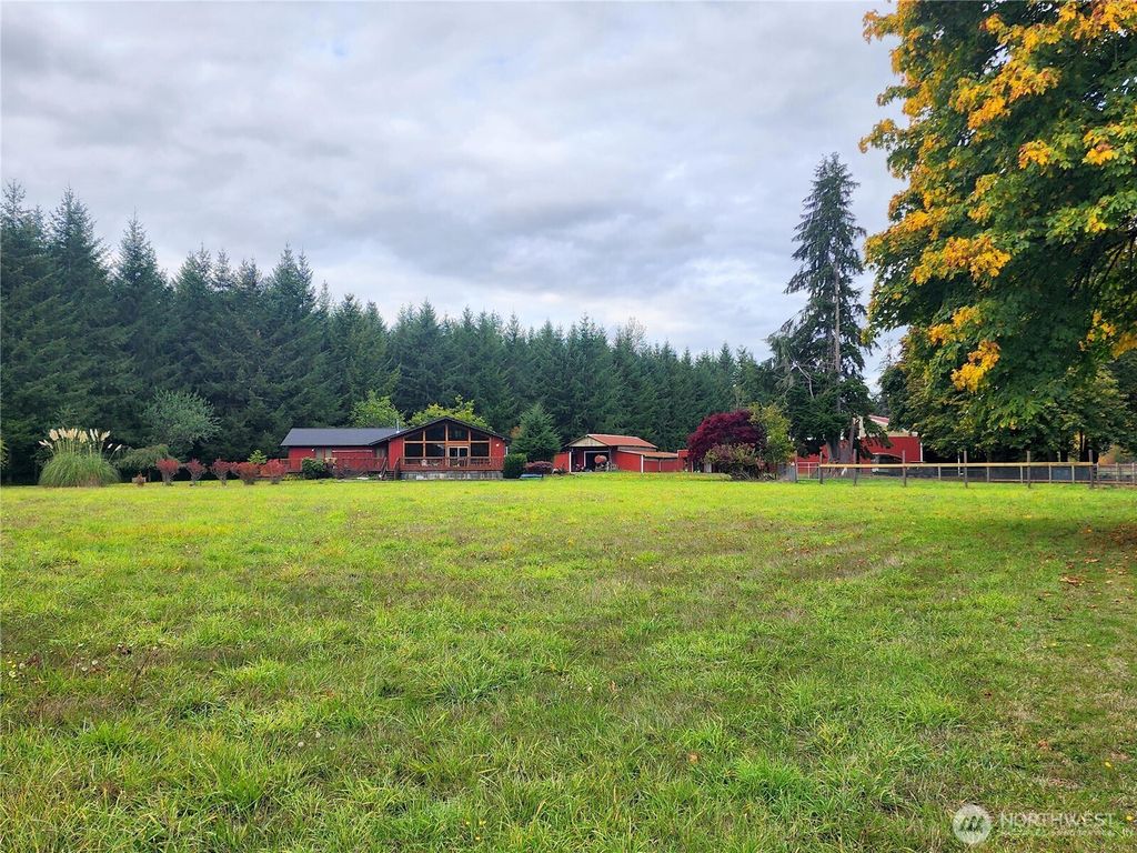Photo of 144 Ciannigan Hill Road, Silver Creek, WA 98585 (MLS # 2552739)