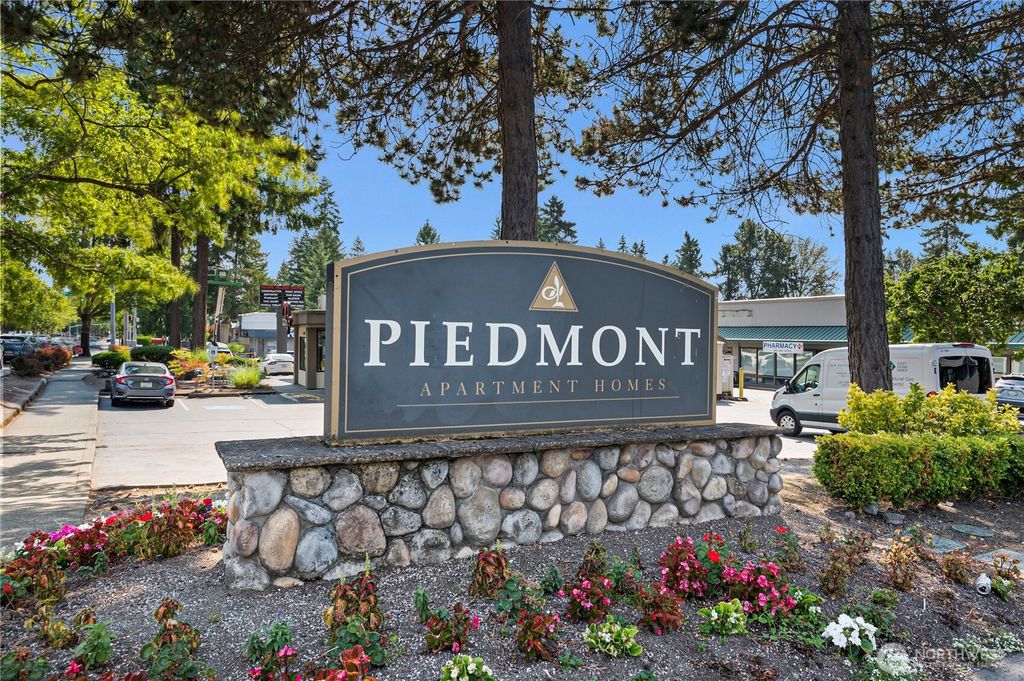 Photo of 1415 154th Avenue NE #4101, Bellevue, WA 98007 (MLS # 2424976)