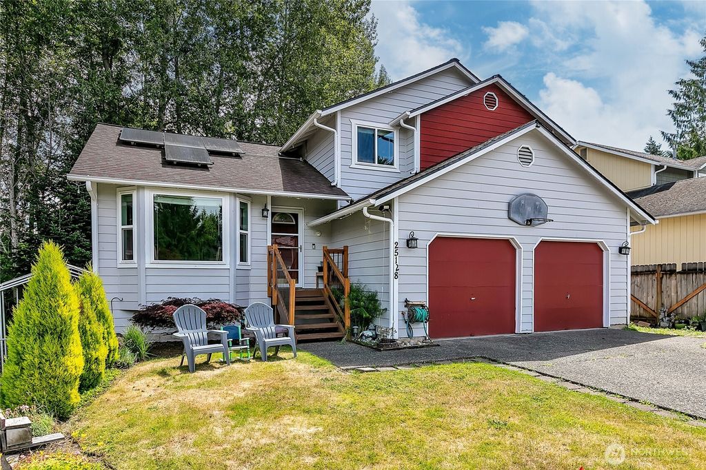 Photo of 25128 168th Place SE, Covington, WA 98042 (MLS # 2401715)
