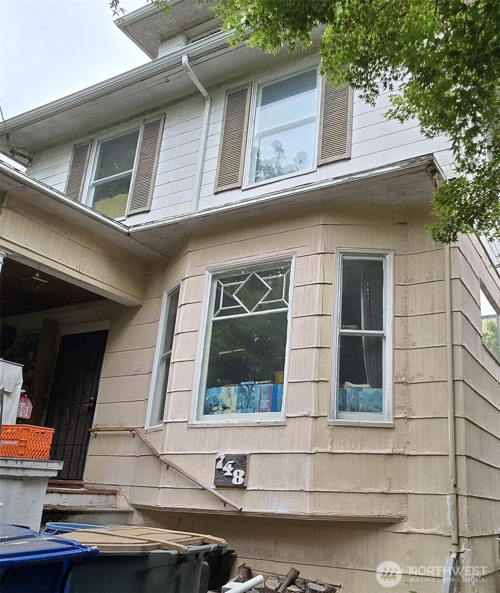 Photo of 748 Broadway E, Seattle, WA 98102 (MLS # 2463139)