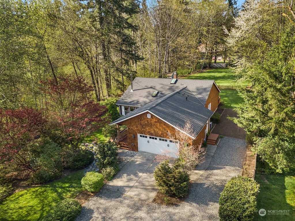 Photo of 16901 194th Avenue NE, Woodinville, WA 98077 (MLS # 2065793)