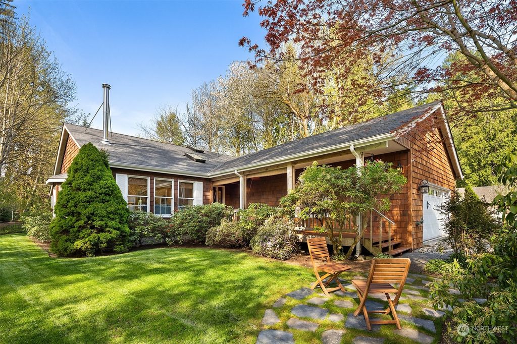 Photo of 16901 194th Avenue NE, Woodinville, WA 98077 (MLS # 2065793)