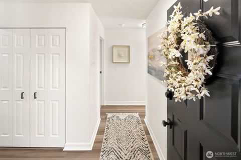 Photo of 10508 NE 32nd Place #G302, Bellevue, WA 98004 (MLS # 2486634)