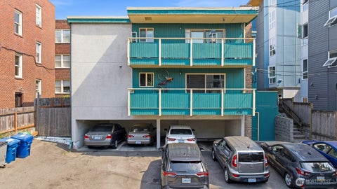 Photo of 426 11th Avenue E, Seattle, WA 98102 (MLS # 2583141)
