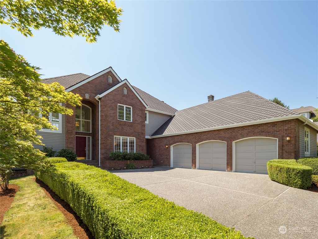 Photo of 4135 205th Avenue SE, Sammamish, WA 98075 (MLS # 2132814)