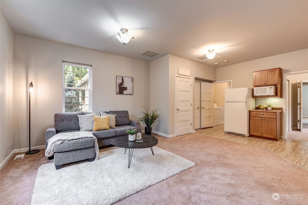 listing image 9367299950449286048