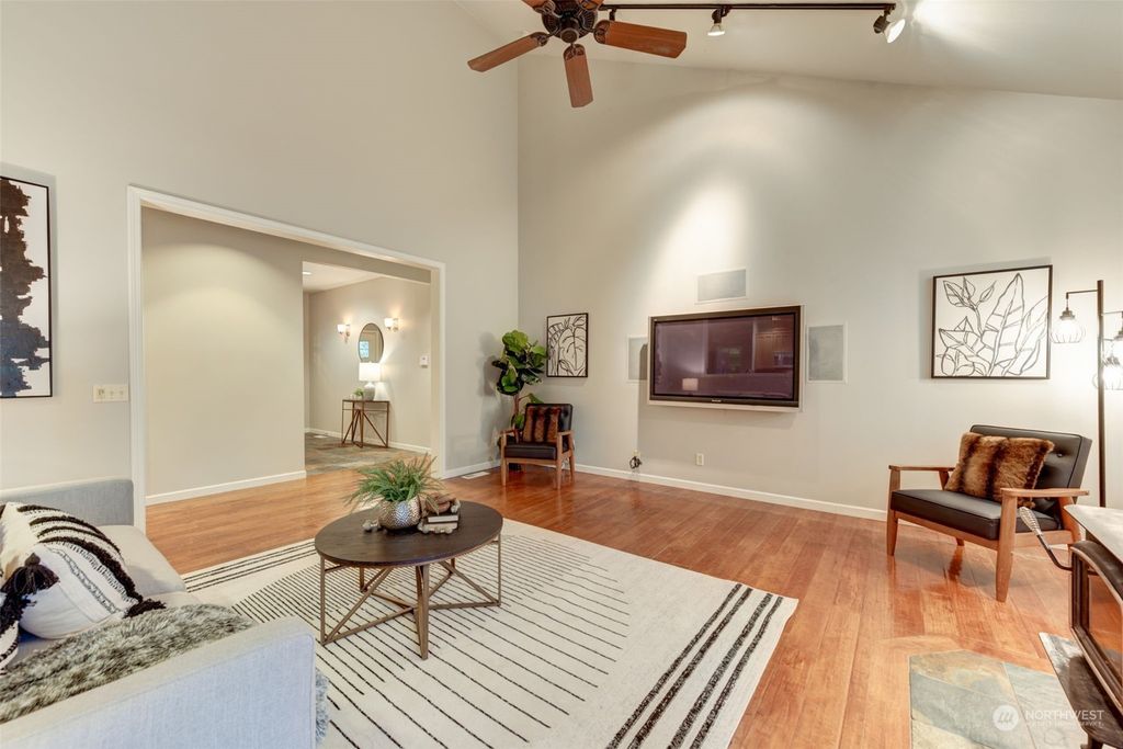 listing image 9368698955162845058
