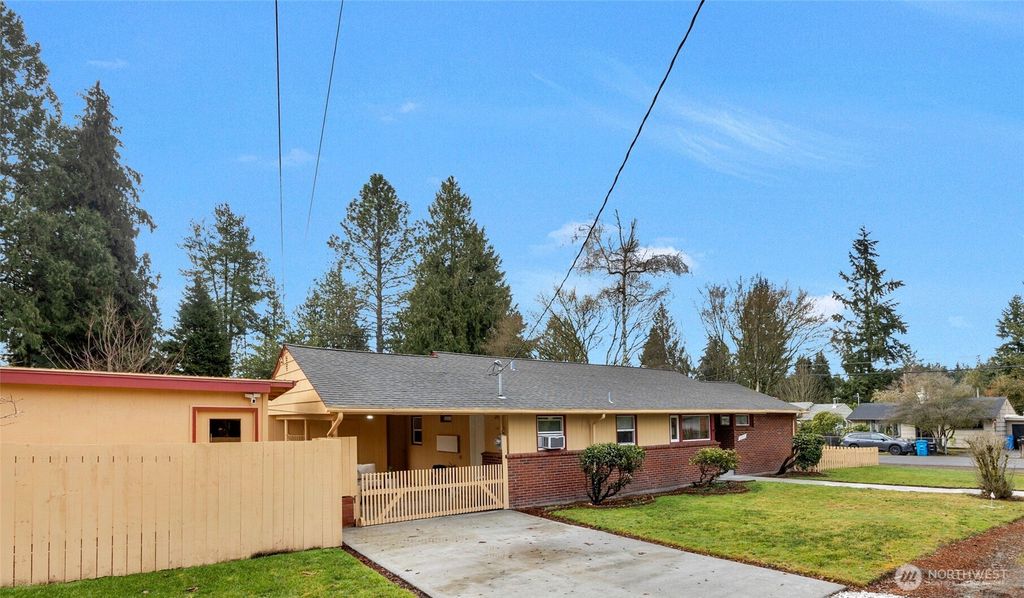 Photo of 1223 NE 169th Street, Shoreline, WA 98155 (MLS # 2334992)