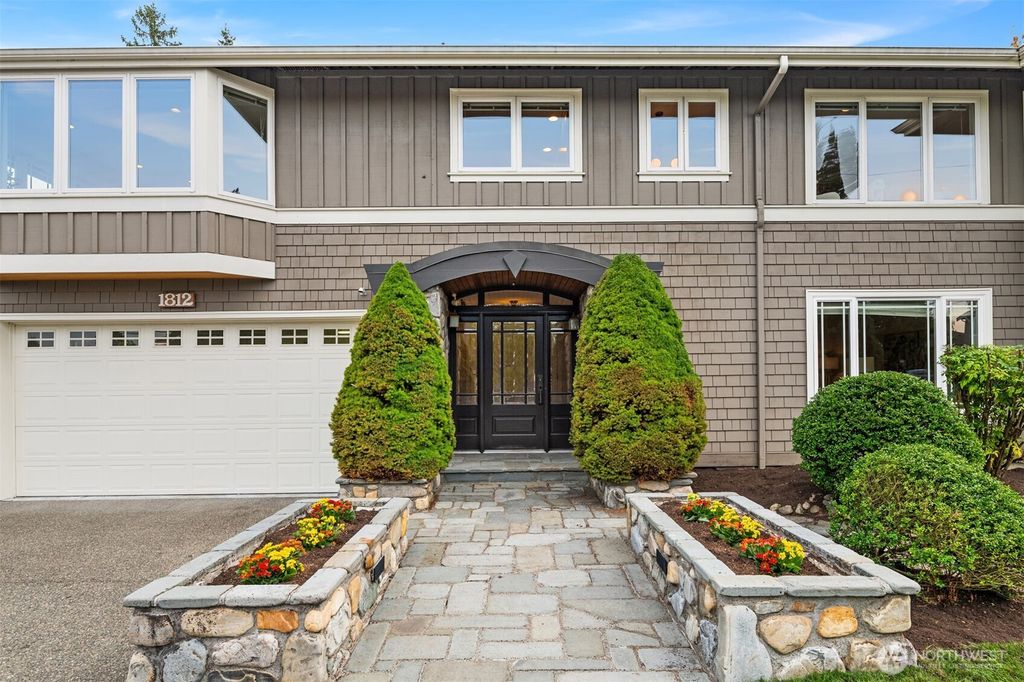 Photo of 1812 7th Street W, Kirkland, WA 98033 (MLS # 2438478)