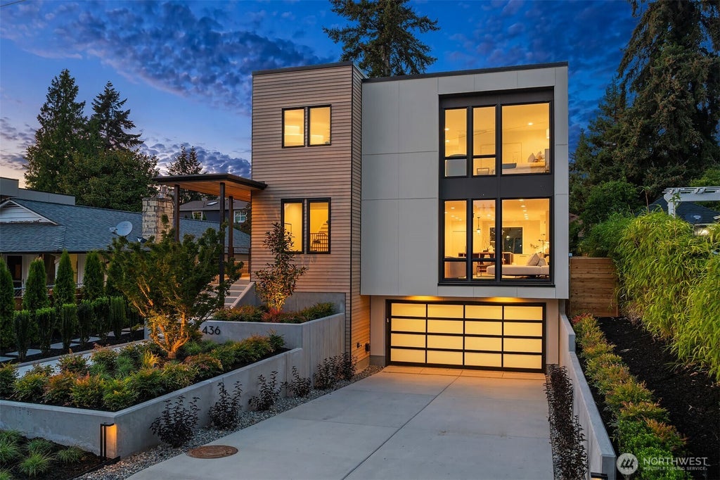 Photo of 436 7th Avenue, Kirkland, WA 98033 (MLS # 2574875)