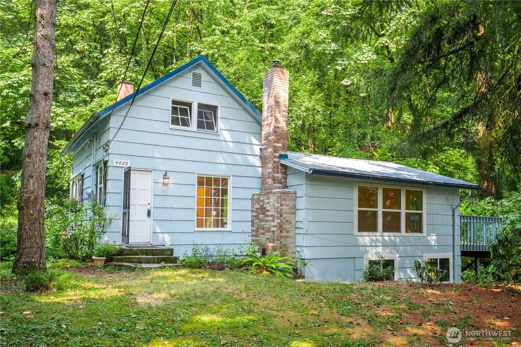 Photo of 4420 S 200th Street, Kent, WA 98032 (MLS # 2566184)