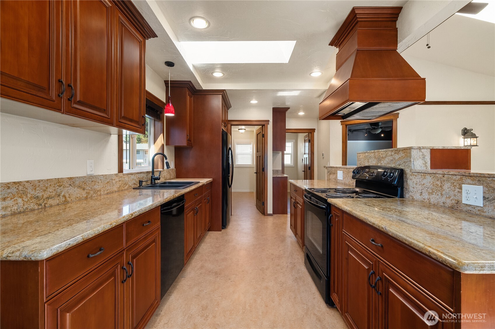 1033 W 11th Street