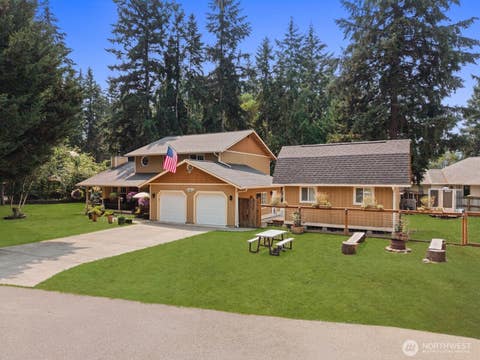 Photo of 17827 Overlake Court SE, Yelm, WA 98597 (MLS # 2564416)
