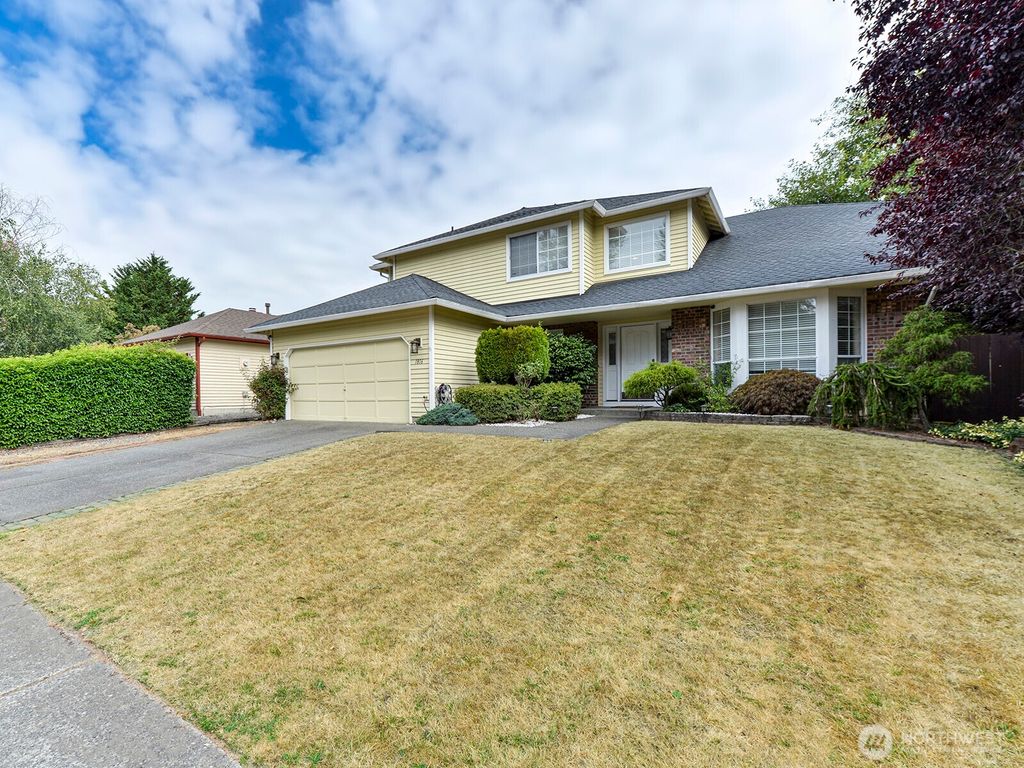Photo of 1816 SW 331st Place, Federal Way, WA 98023 (MLS # 2352279)