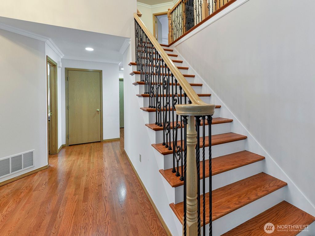 Photo of 1816 SW 331st Place, Federal Way, WA 98023 (MLS # 2352279)