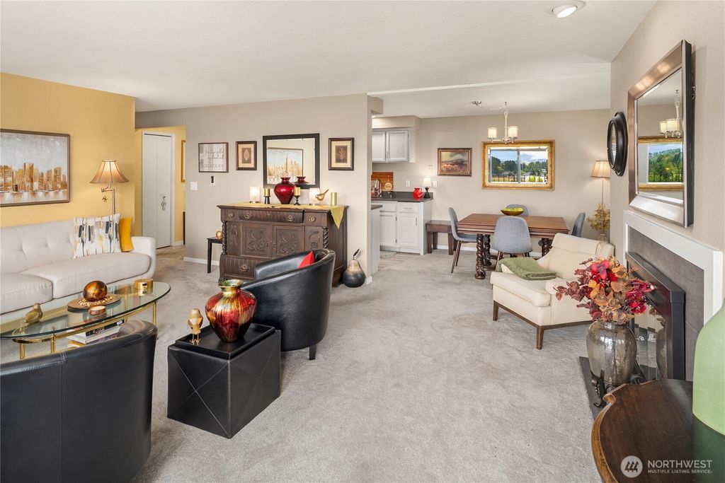 Photo of 317 Kennebeck Avenue S #203, Kent, WA 98030 (MLS # 2397743)