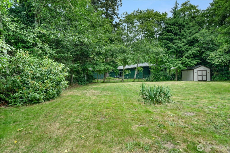 127 Glover Court NE