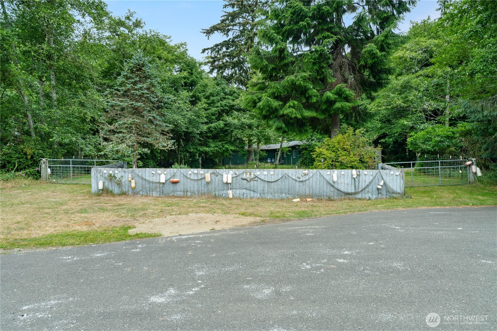 127 Glover Court NE