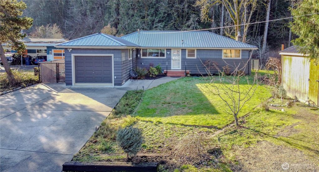 Photo of 1121 Shelton Avenue SE, Renton, WA 98058 (MLS # 2460530)