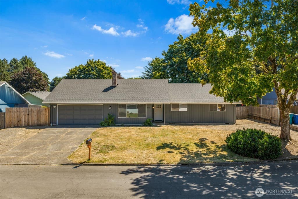 Photo of 211 NW Loan Place, Vancouver, WA 98665 (MLS # 2561595)