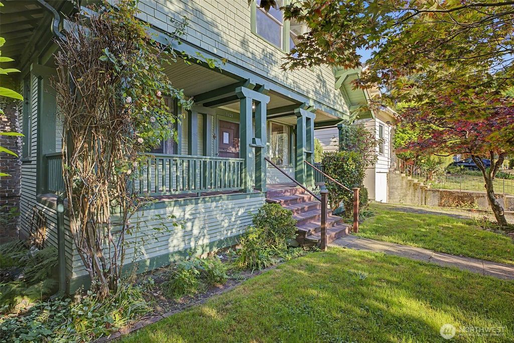 Photo of 3121 Norton Avenue, Everett, WA 98201 (MLS # 2532370)