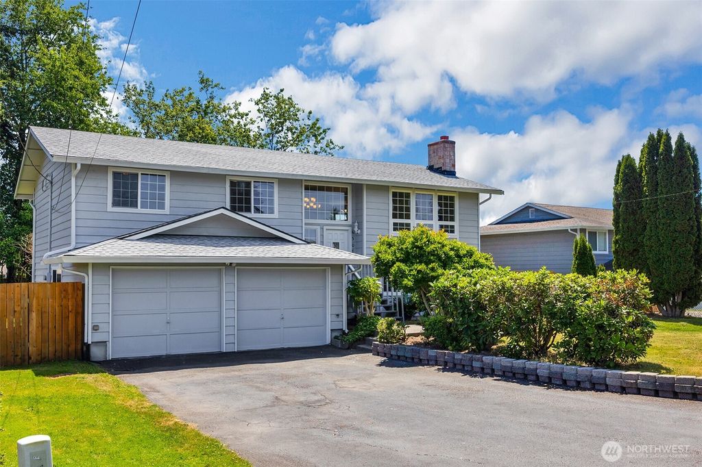 Photo of 6308 98th Place NE, Marysville, WA 98270 (MLS # 2543829)