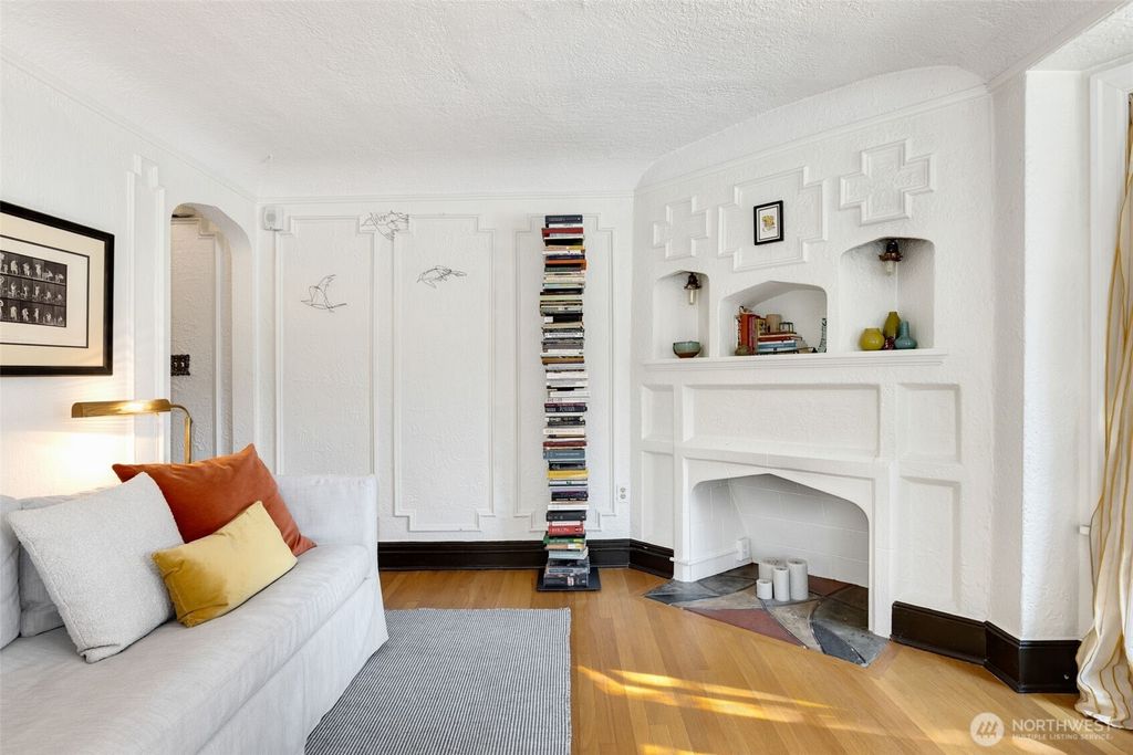 Photo of 1101 17th Avenue #201, Seattle, WA 98122 (MLS # 2443179)