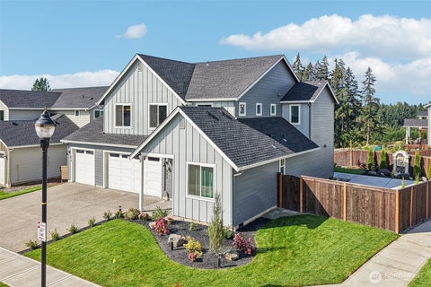Photo of 805 S 27th Place, Ridgefield, WA 98642 (MLS # 2573607)