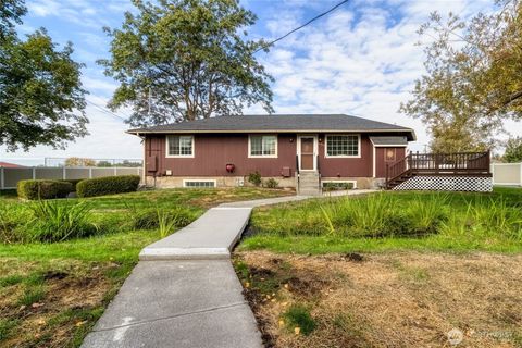 Photo of 428 Easy Street Street, Walla Walla, WA 99362 (MLS # 2445707)