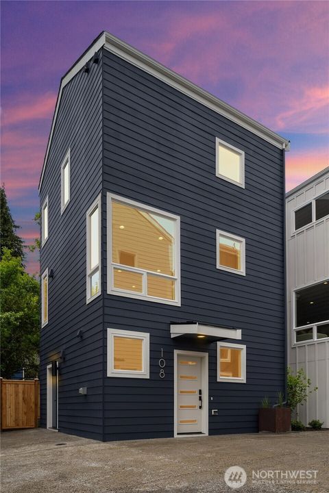 Photo of 108 29th Avenue E, Seattle, WA 98112 (MLS # 2552099)