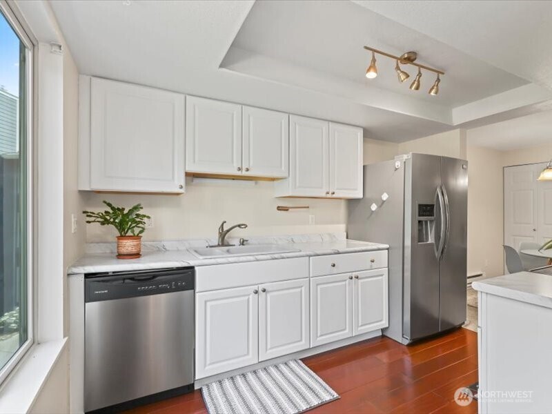 4641 W Lake Sammamish Parkway SE F205