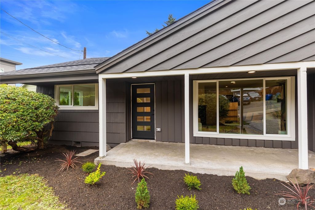 Photo of 2707 NE 110th Street, Seattle, WA 98125 (MLS # 2295919)