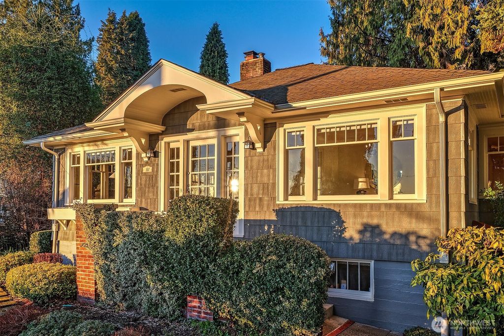 Photo of 707 Lake Washington Boulevard S, Seattle, WA 98144 (MLS # 2532847)