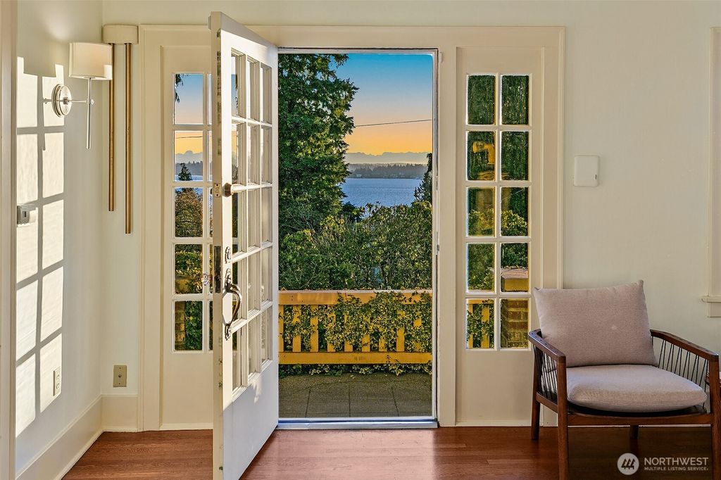 Photo of 707 Lake Washington Boulevard S, Seattle, WA 98144 (MLS # 2532847)