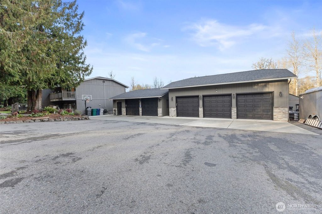 Photo of 13510 SE 301st Street, Auburn, WA 98092 (MLS # 2481362)