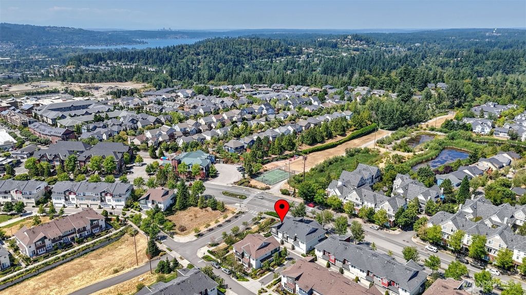 Photo of 1372 NE Hickory Lane, Issaquah, WA 98029 (MLS # 2410792)