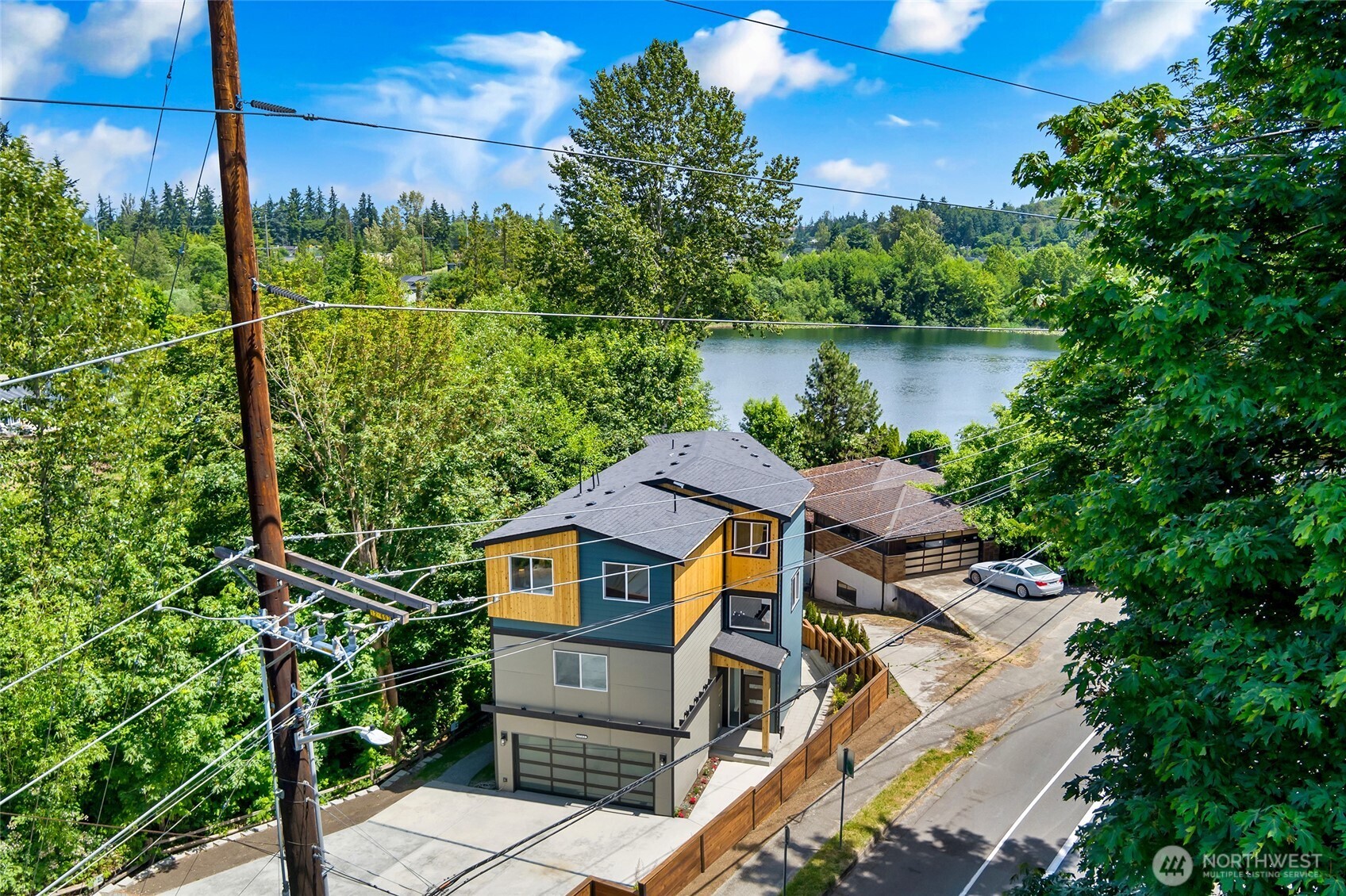 5732 Halls Lake Way