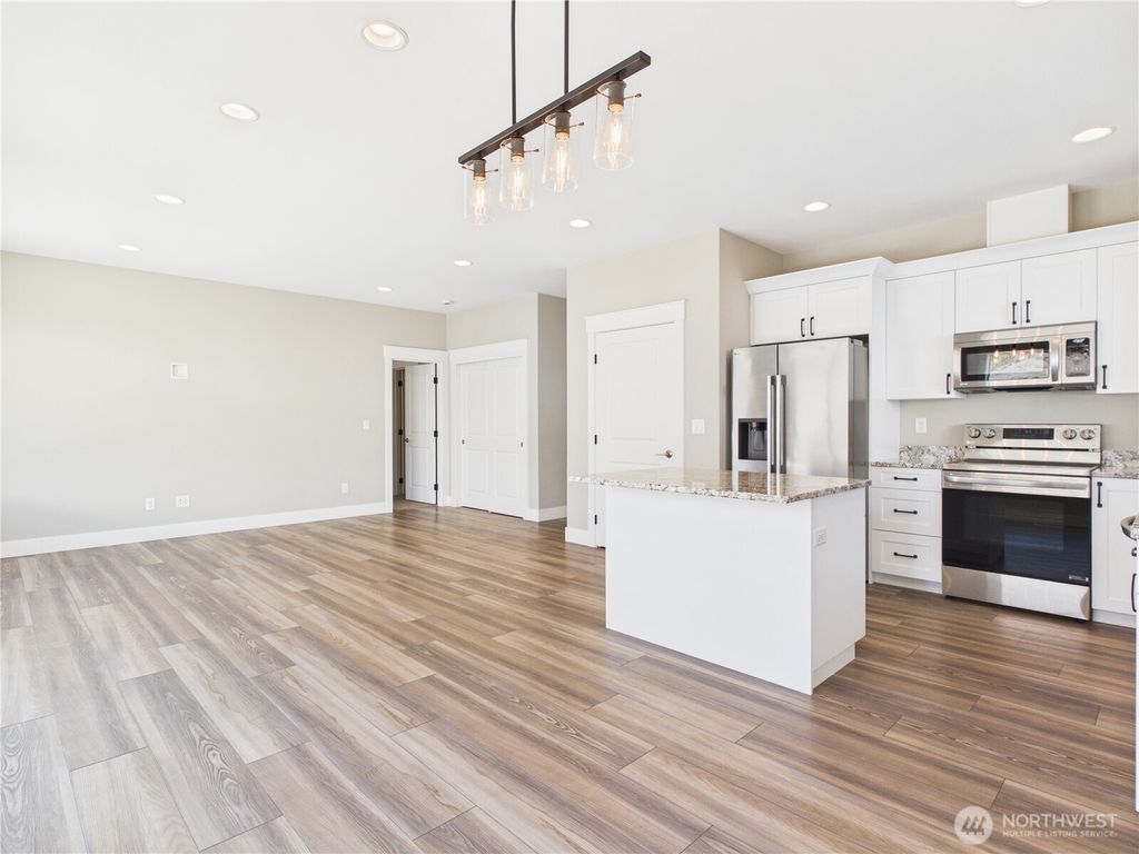 Photo of 925 N Macaw Avenue, East Wenatchee, WA 98802 (MLS # 2499246)